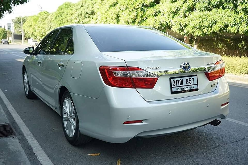 Toyota Camry hybrid ปี 2014 สีเงิน (รูปที่ 6)