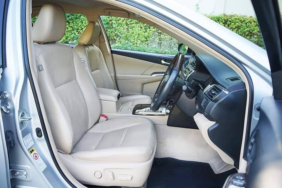 Toyota Camry hybrid ปี 2014 สีเงิน (รูปที่ 9)