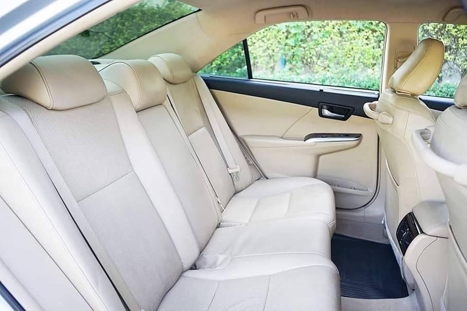 Toyota Camry hybrid ปี 2014 สีเงิน (รูปที่ 16)