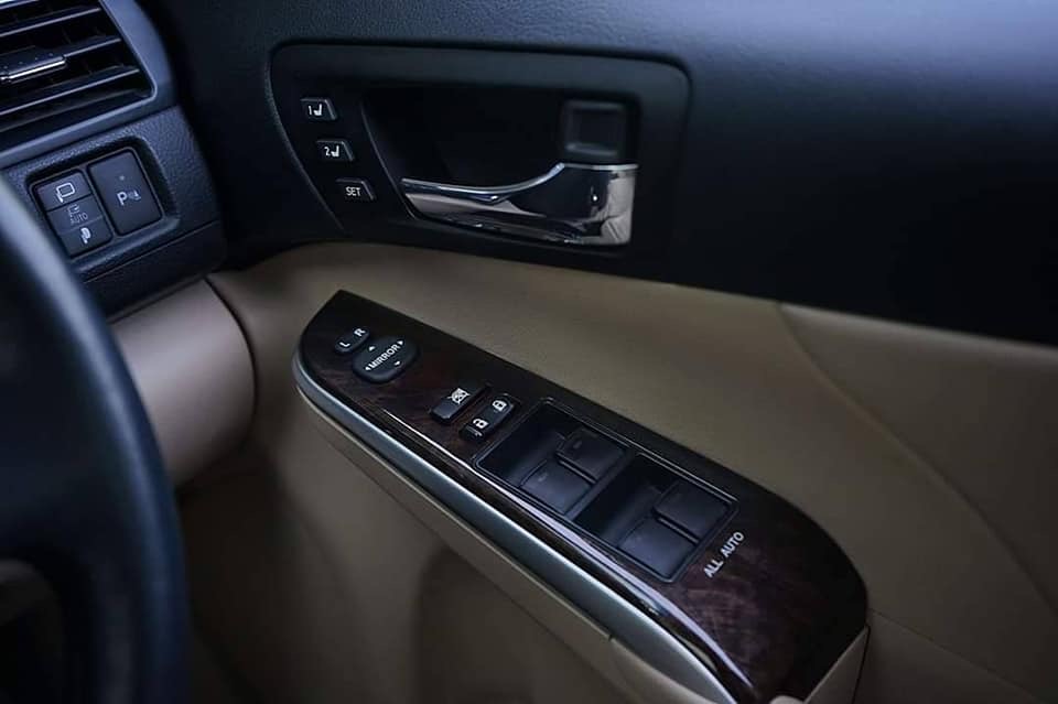 Toyota Camry hybrid ปี 2014 สีเงิน (รูปที่ 14)