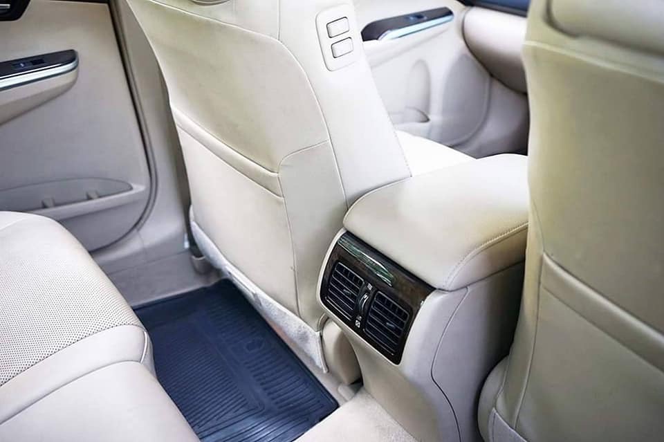 Toyota Camry hybrid ปี 2014 สีเงิน (รูปที่ 15)