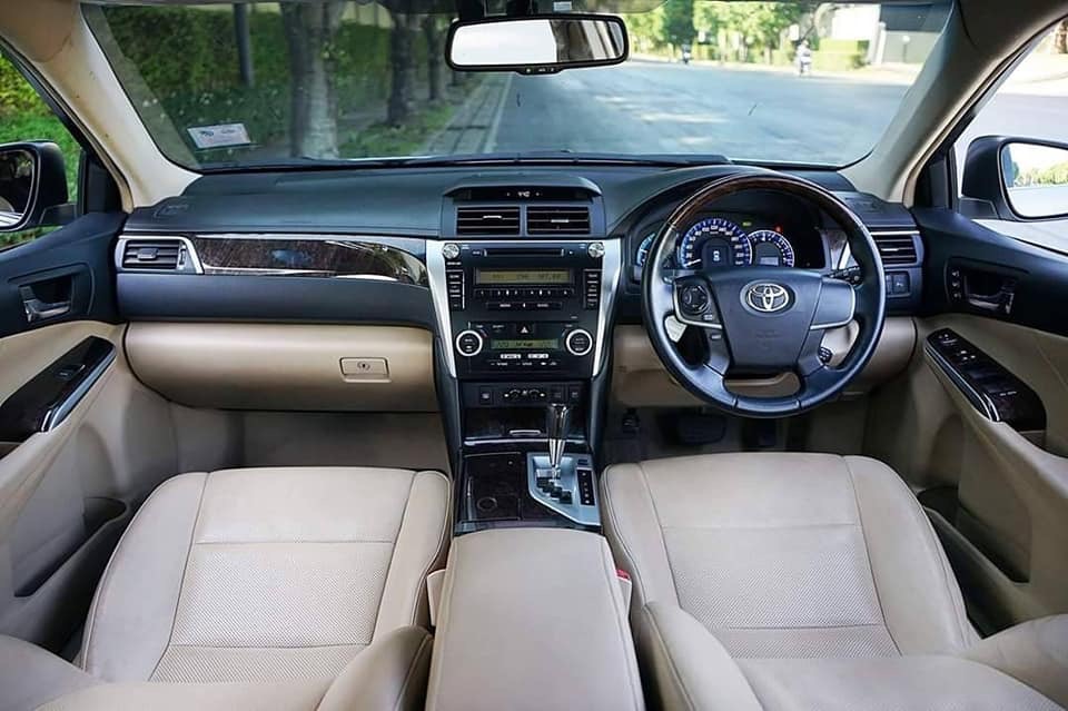 Toyota Camry hybrid ปี 2014 สีเงิน (รูปที่ 7)