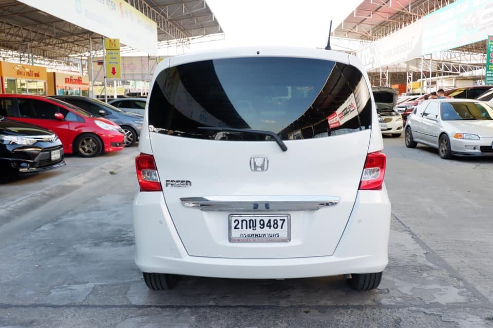Honda Freed ปี 2013 สีขาว (รูปที่ 4)