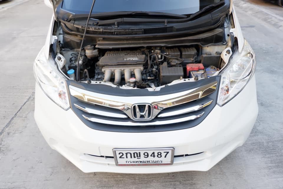 Honda Freed ปี 2013 สีขาว (รูปที่ 15)
