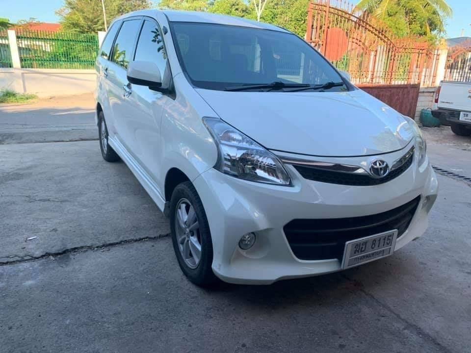Toyota Avanza ปี 2012 สีขาว (รูปที่ 2)