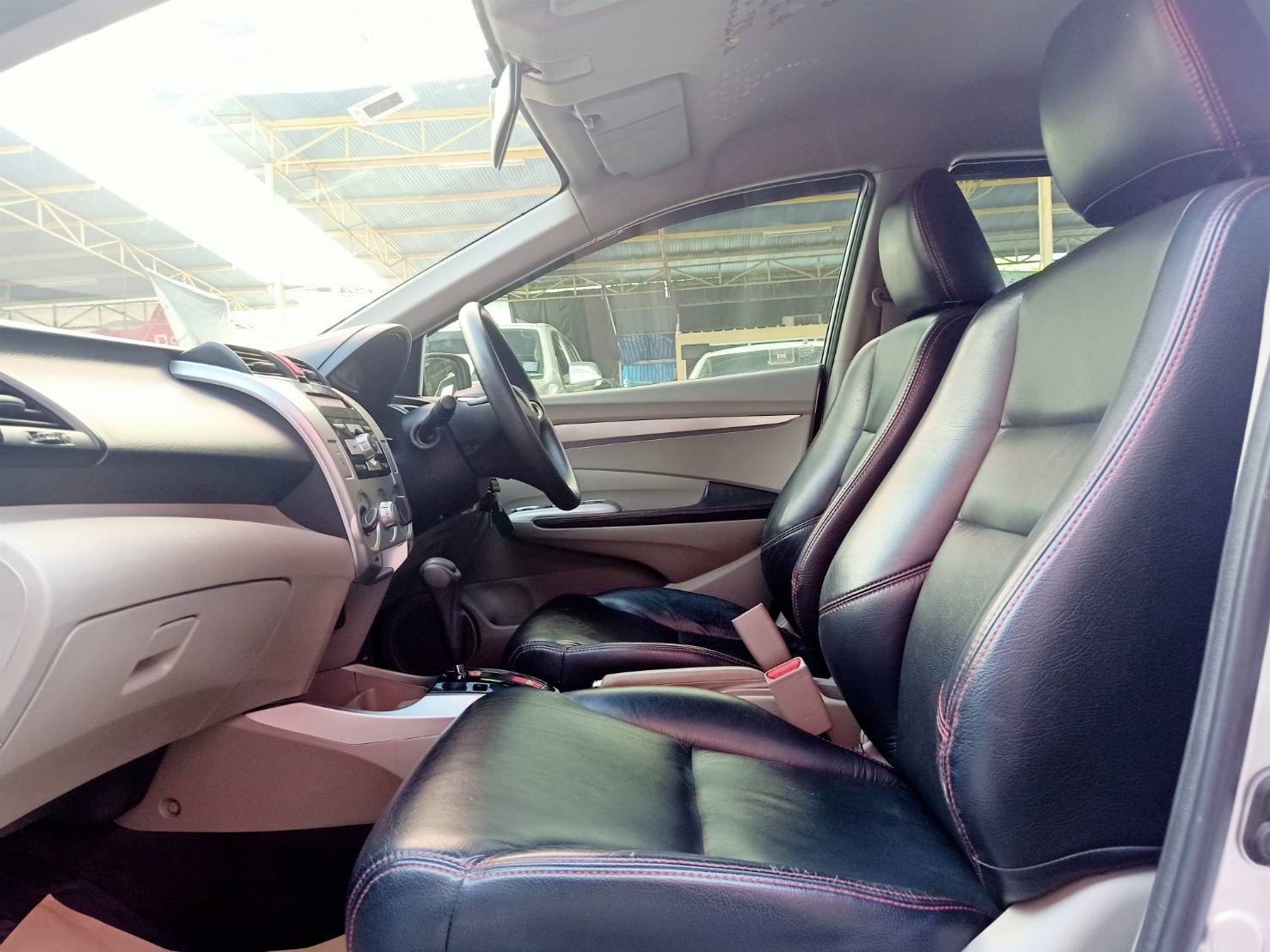 Honda City ปี 2011 สีเงิน (รูปที่ 6)