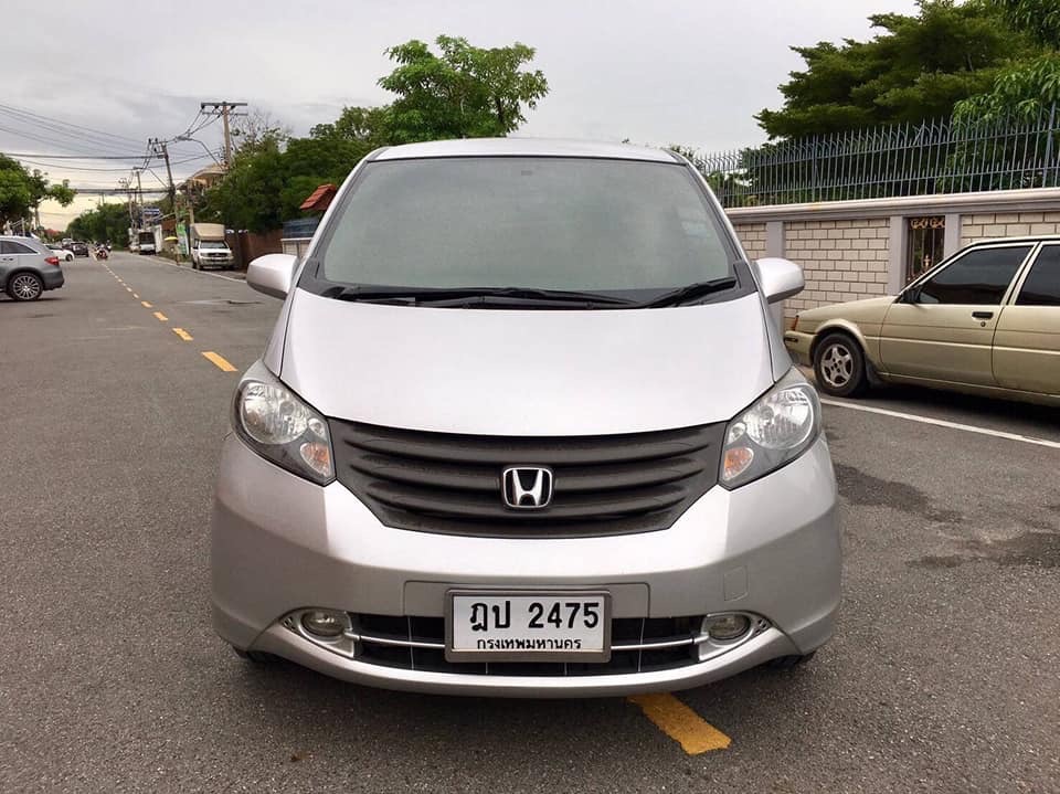 Honda Freed ปี 2010 สีเงิน (รูปที่ 5)