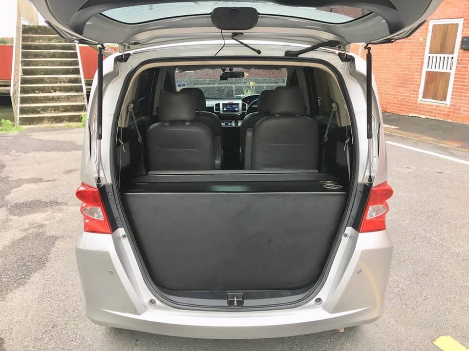 Honda Freed ปี 2010 สีเงิน (รูปที่ 9)