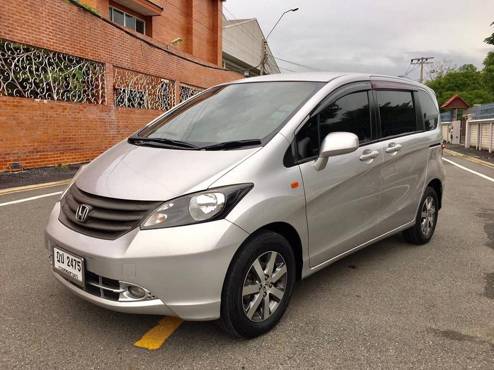 Honda Freed ปี 2010 สีเงิน (รูปที่ 3)