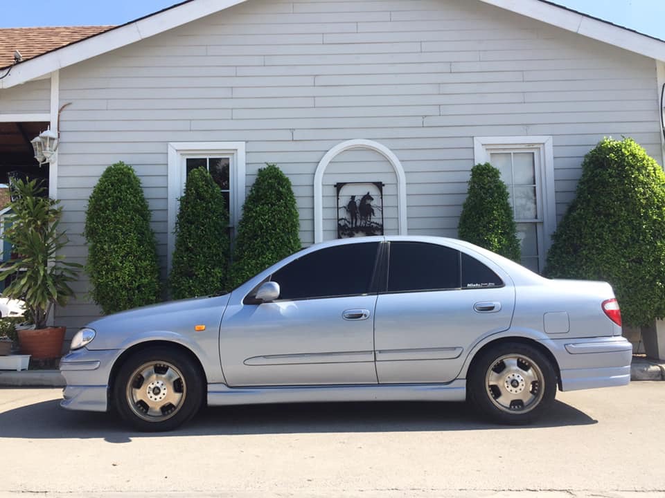 Nissan Sunny ปี 2000 สีเงิน (รูปที่ 4)
