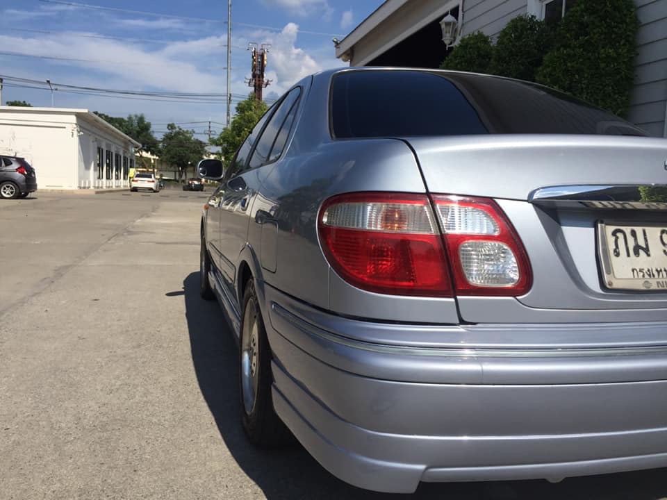 Nissan Sunny ปี 2000 สีเงิน (รูปที่ 2)