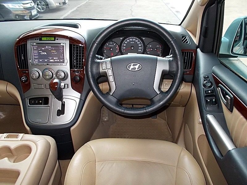 Hyundai Grand Starex ปี 2011 สีขาว (รูปที่ 8)