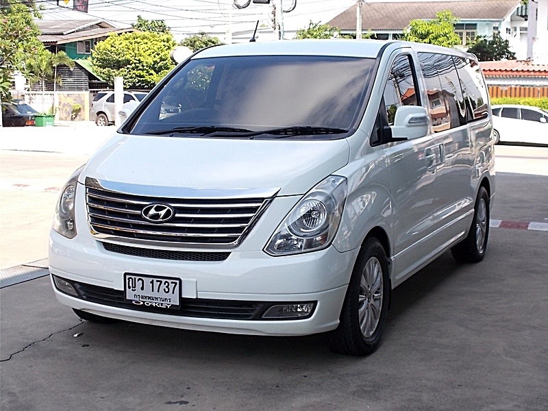 Hyundai Grand Starex ปี 2011 สีขาว (รูปที่ 2)