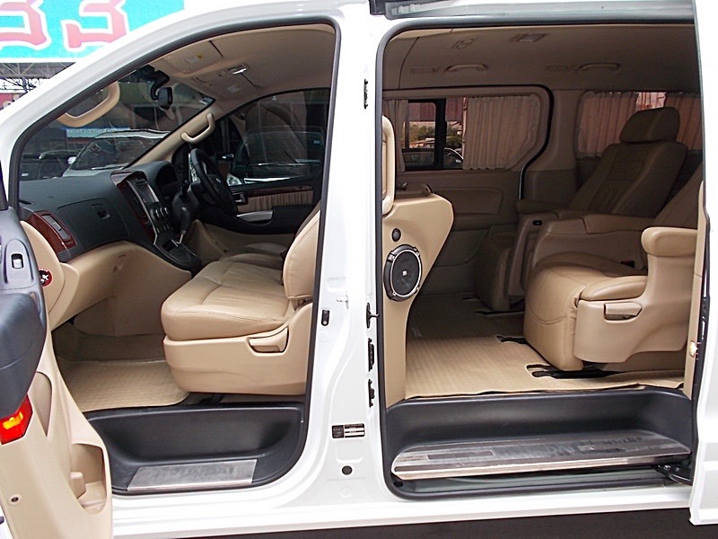 Hyundai Grand Starex ปี 2011 สีขาว (รูปที่ 9)