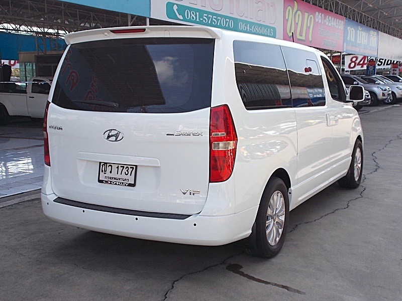 Hyundai Grand Starex ปี 2011 สีขาว (รูปที่ 4)