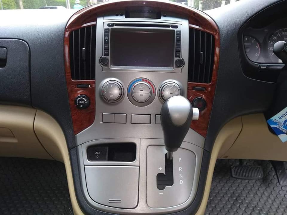 Hyundai H-1 ปี 2011 สีเงิน (รูปที่ 3)
