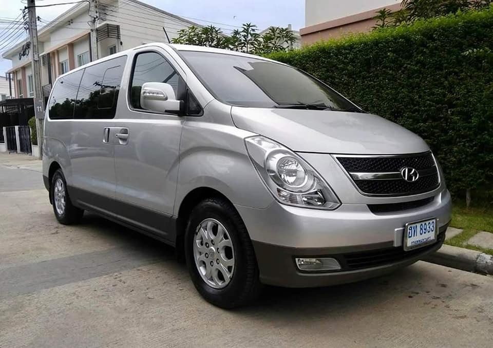 Hyundai H-1 ปี 2011 สีเงิน