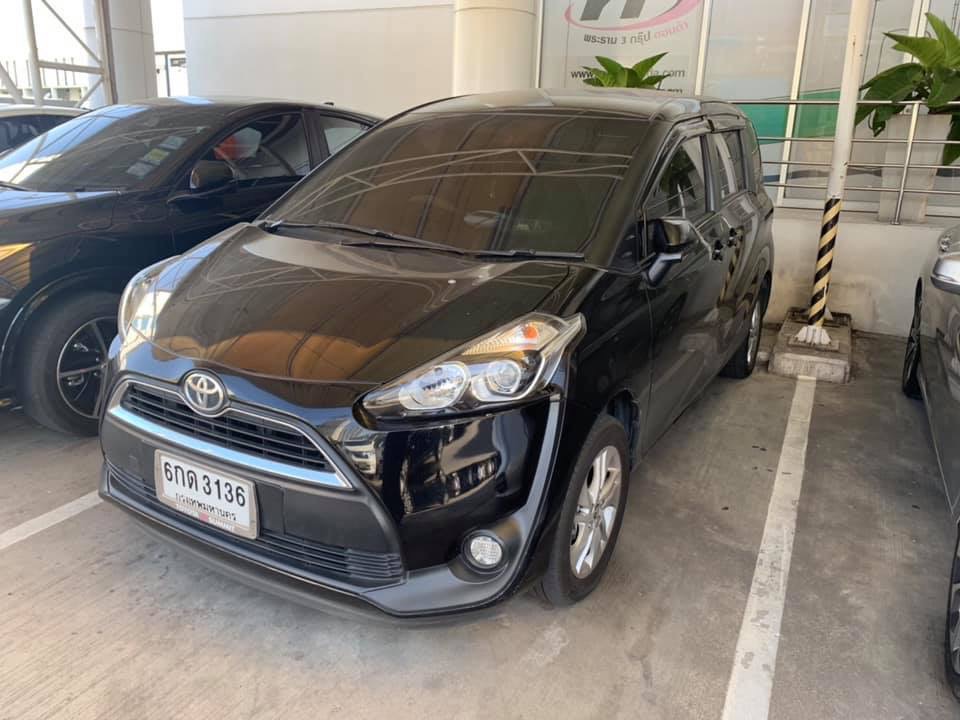 Toyota Sienta ปี 2017 สีดำ (รูปที่ 2)