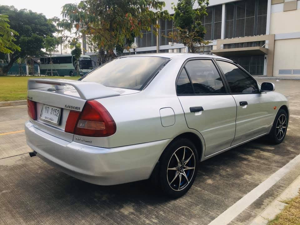 Mitsubishi Lancer ท้ายเบนซ์ ปี 2000 สีเงิน