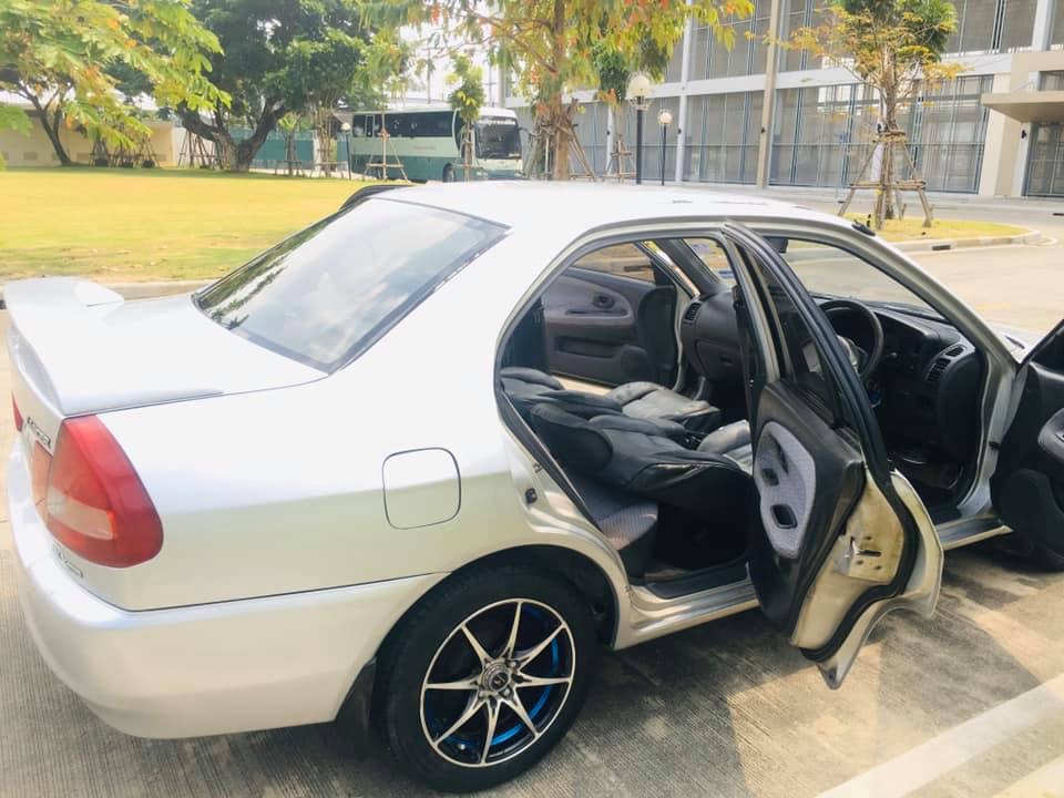 Mitsubishi Lancer ท้ายเบนซ์ ปี 2000 สีเงิน (รูปที่ 3)