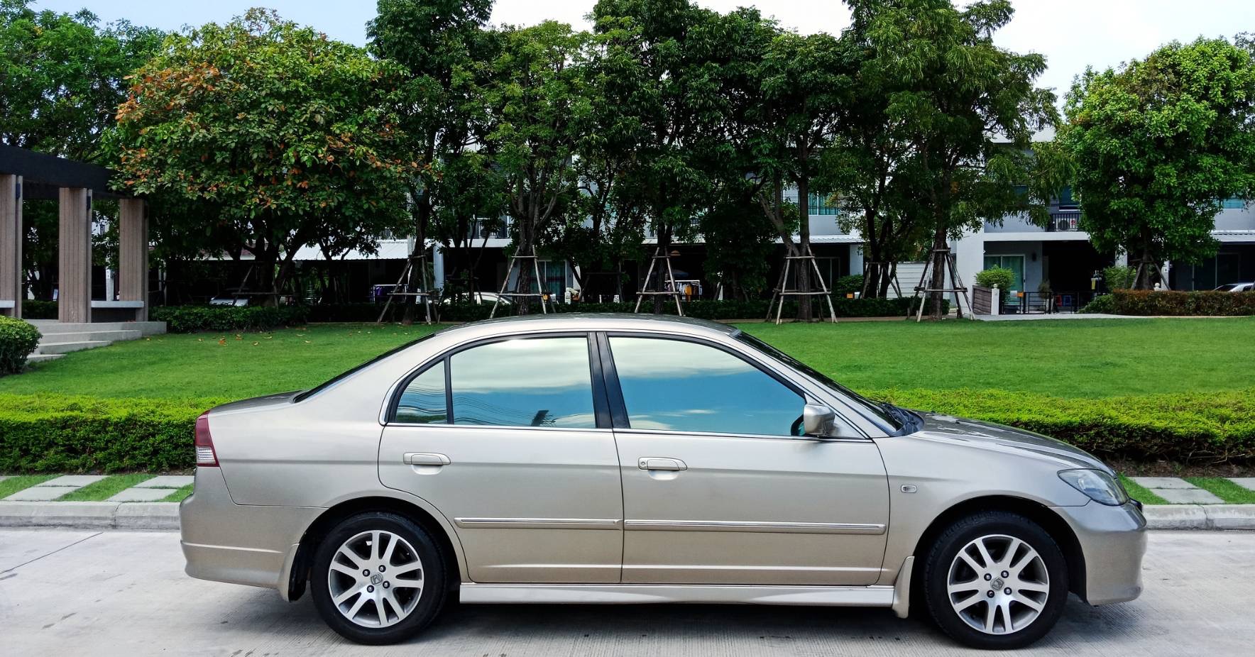 Honda Civic ES (Dimension) โฉม ตาเหยี่ยว ปี 2004 สีทอง (รูปที่ 12)