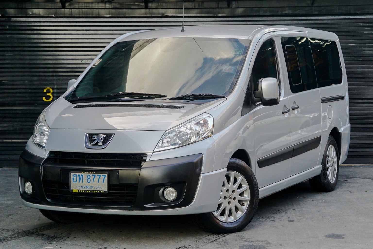 Peugeot Expert ปี 2010 สีเงิน