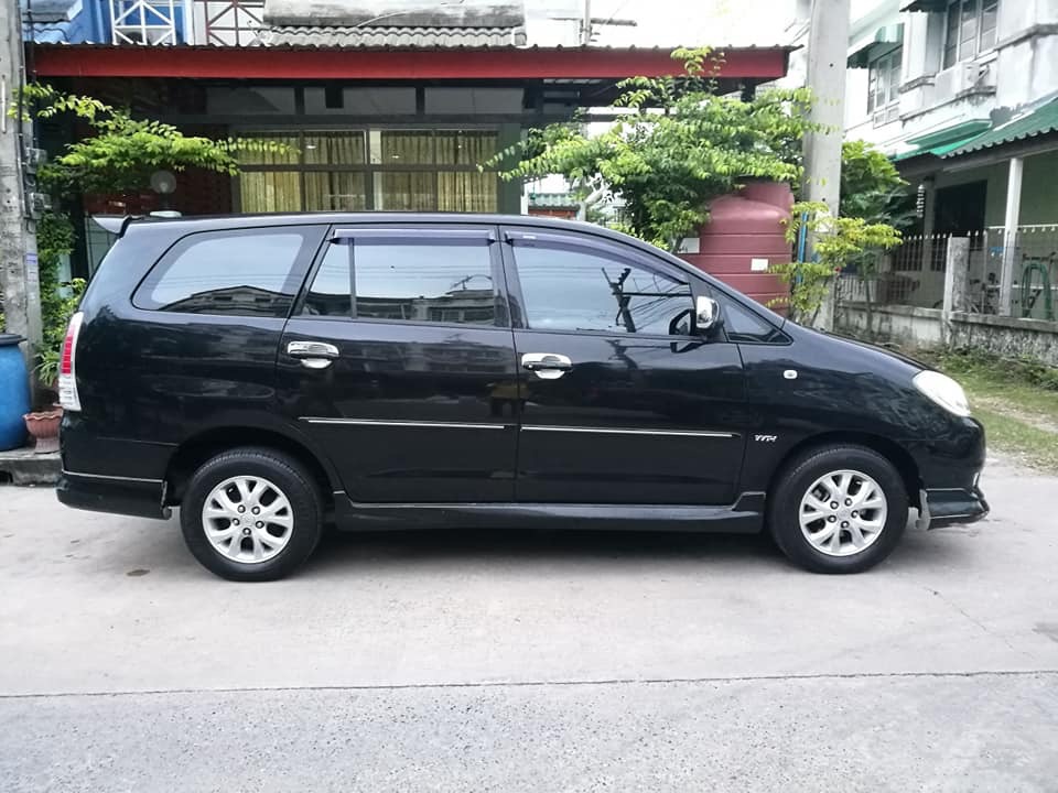 Toyota Innova ปี 2011 สีดำ (รูปที่ 3)
