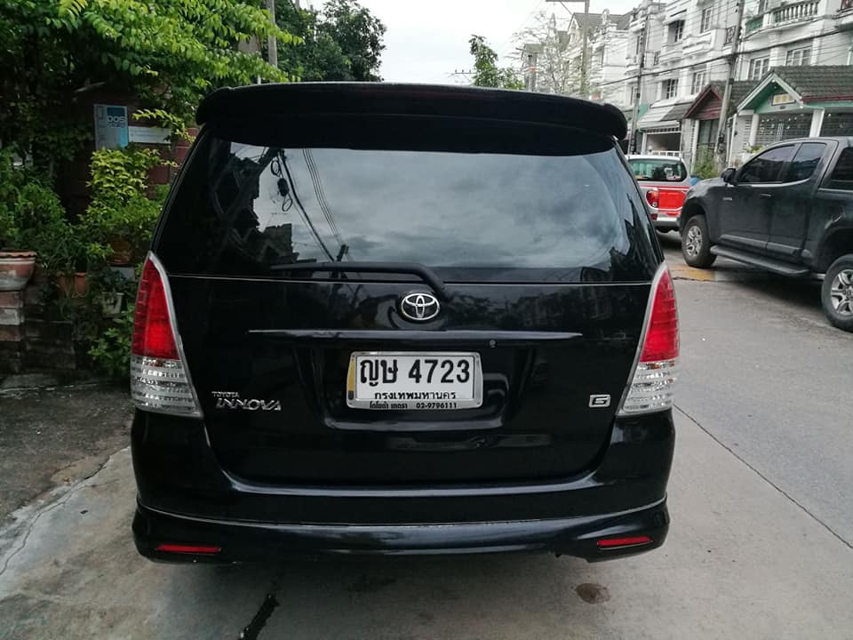 Toyota Innova ปี 2011 สีดำ (รูปที่ 4)