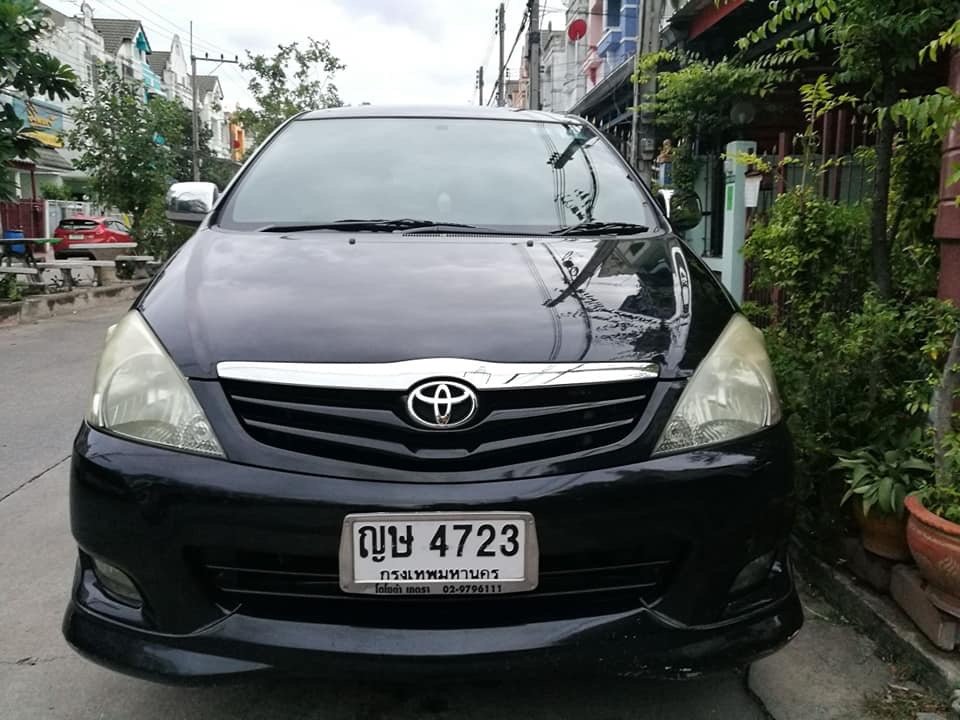 Toyota Innova ปี 2011 สีดำ