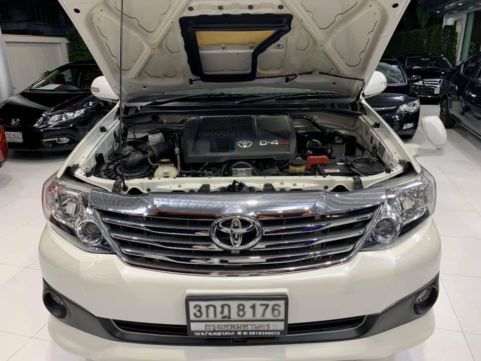 Toyota Fortuner ไมเนอร์เชนจ์ 2 ปี 2014 สีขาว (รูปที่ 10)