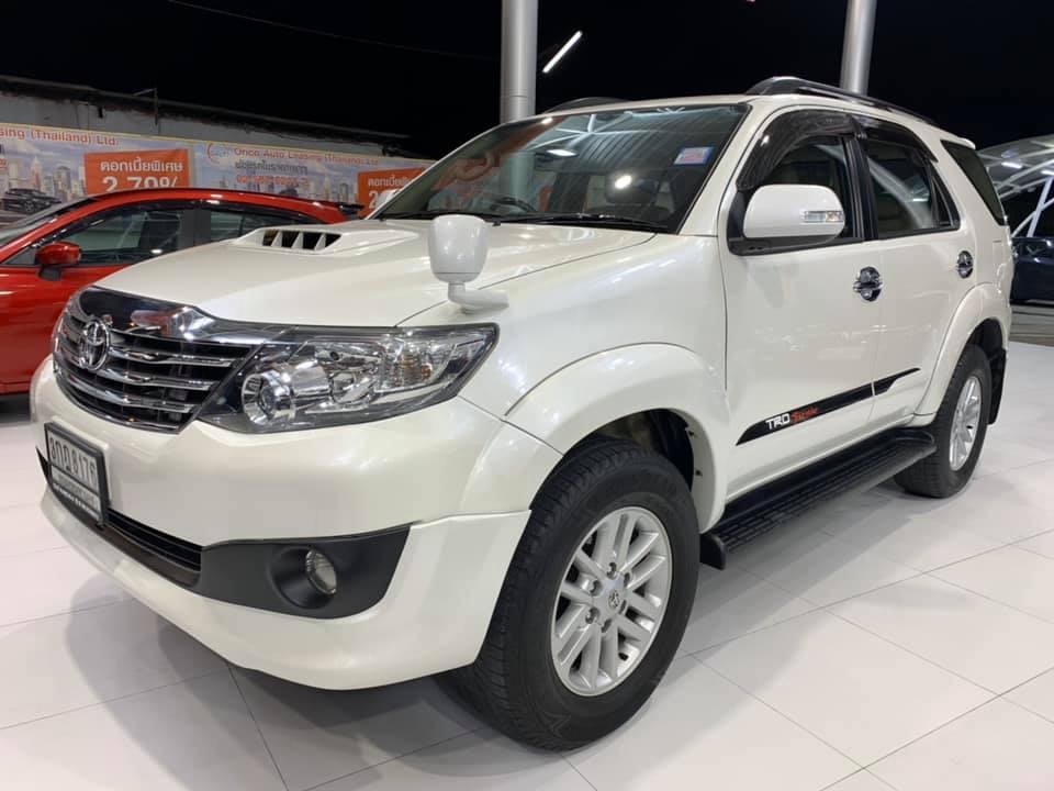 Toyota Fortuner ไมเนอร์เชนจ์ 2 ปี 2014 สีขาว (รูปที่ 2)