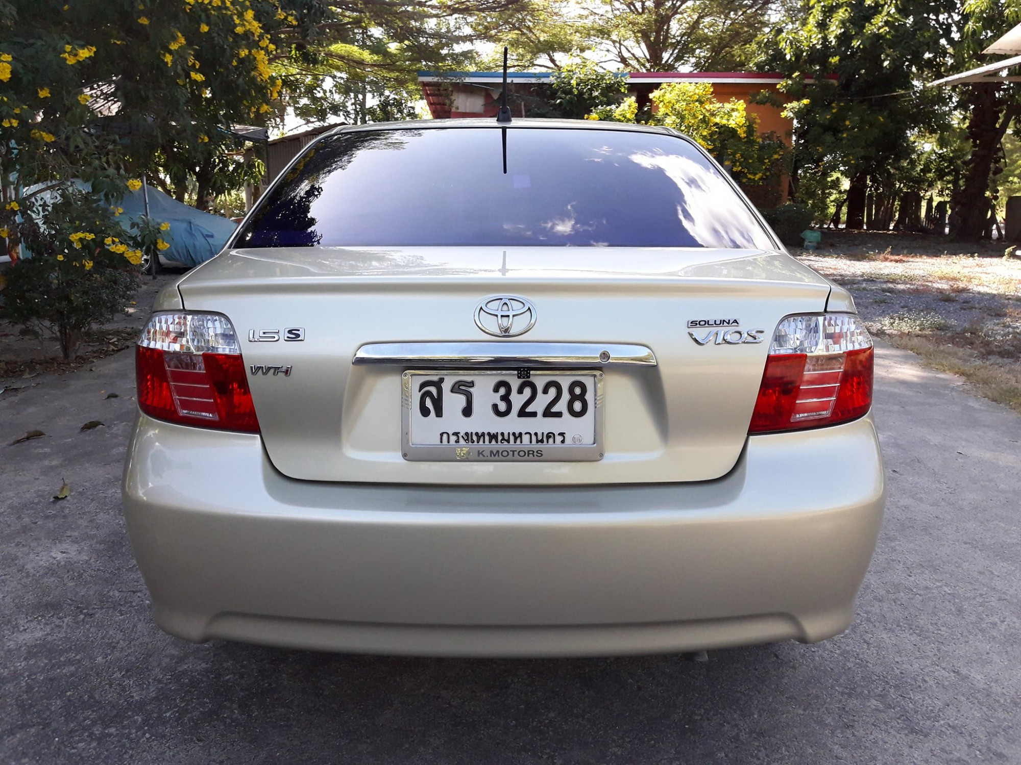 Toyota Vios ปี 2006 สีทอง