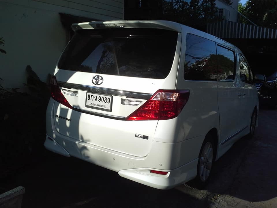 Toyota Alphard ปี 2011 สีเงิน