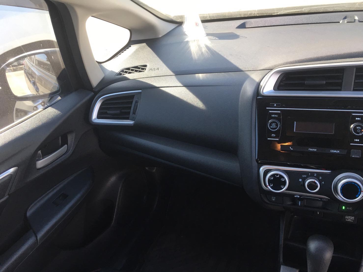 Honda Jazz GK ปี 2015 สีเทา (รูปที่ 10)