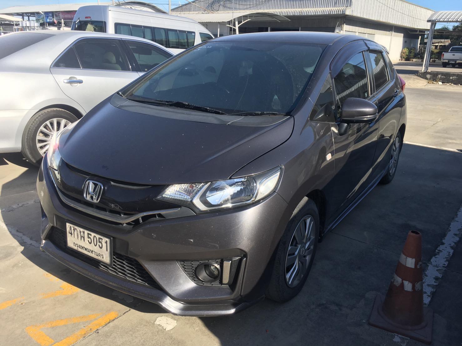 Honda Jazz GK ปี 2015 สีเทา (รูปที่ 2)