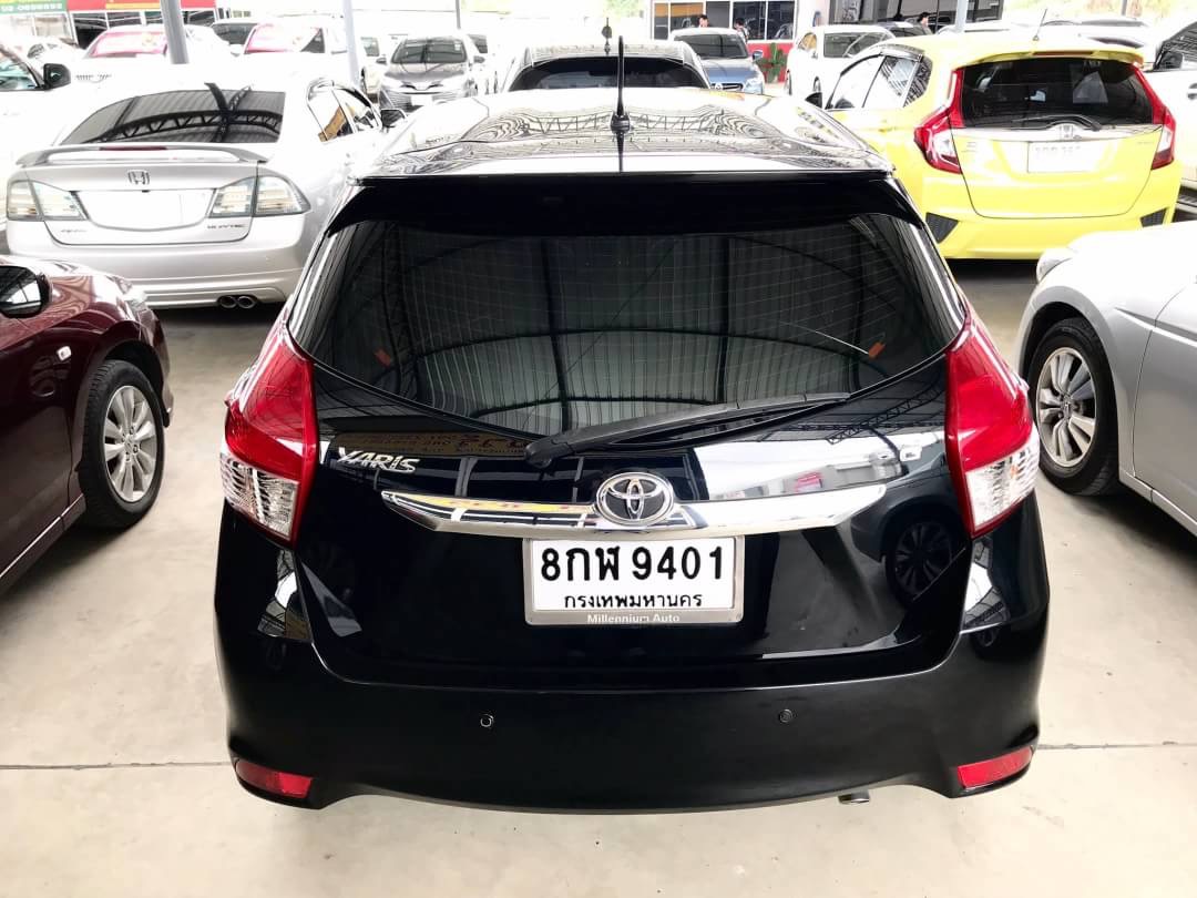 Toyota Yaris Yaris ปี 2015 สีดำ (รูปที่ 6)