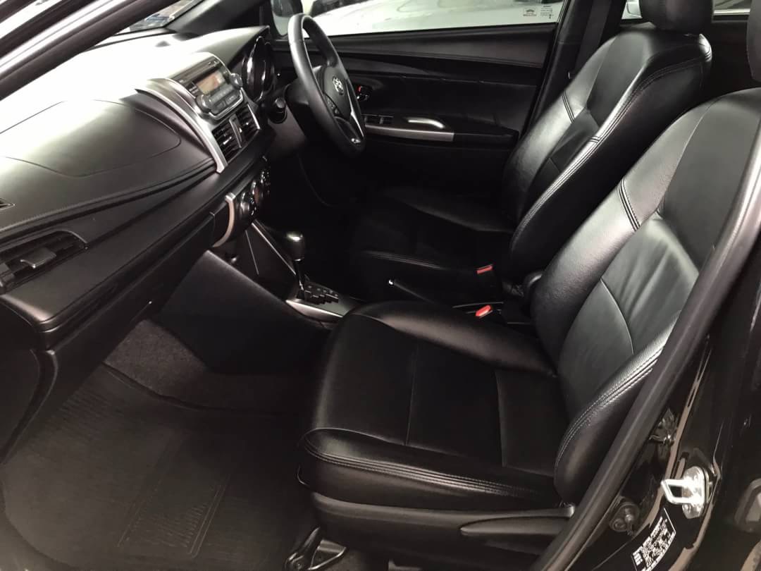 Toyota Yaris Yaris ปี 2015 สีดำ (รูปที่ 18)