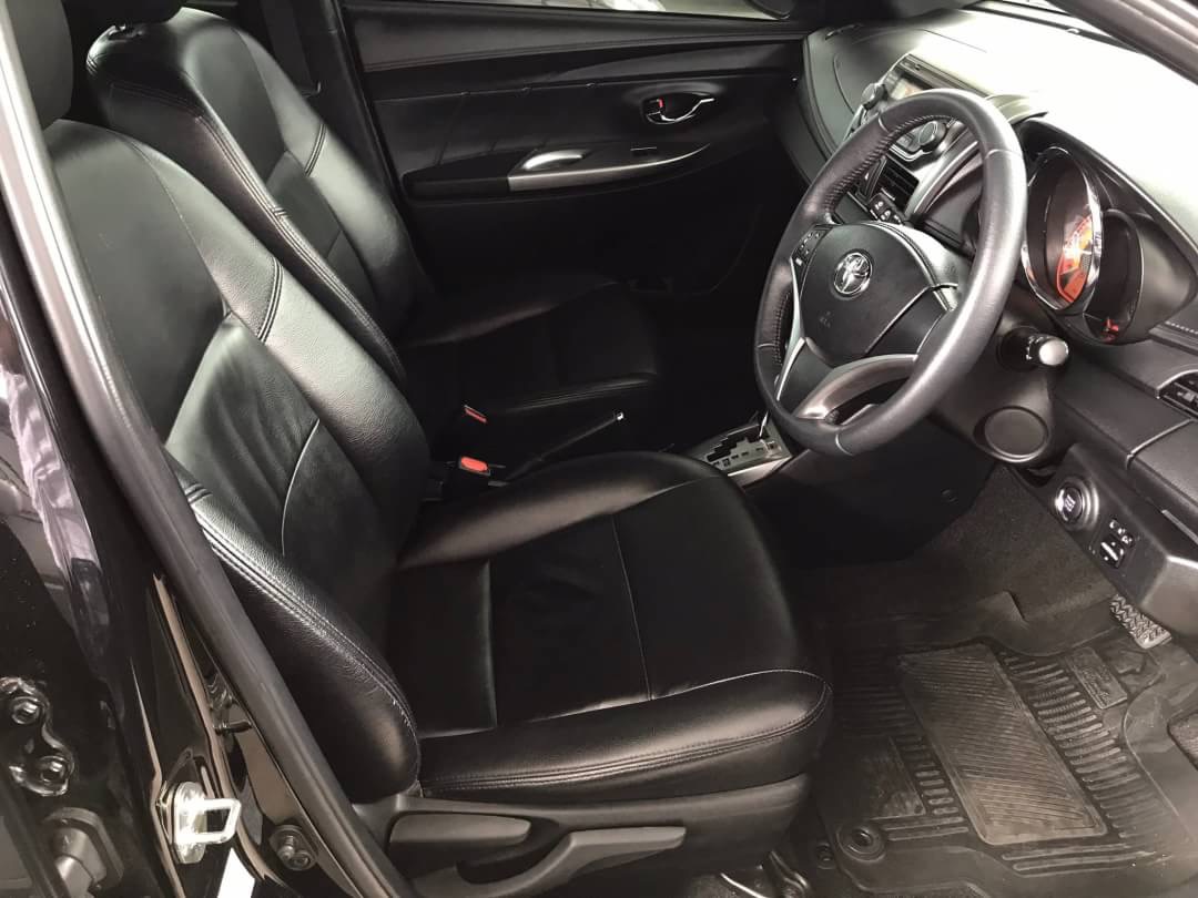 Toyota Yaris Yaris ปี 2015 สีดำ (รูปที่ 17)