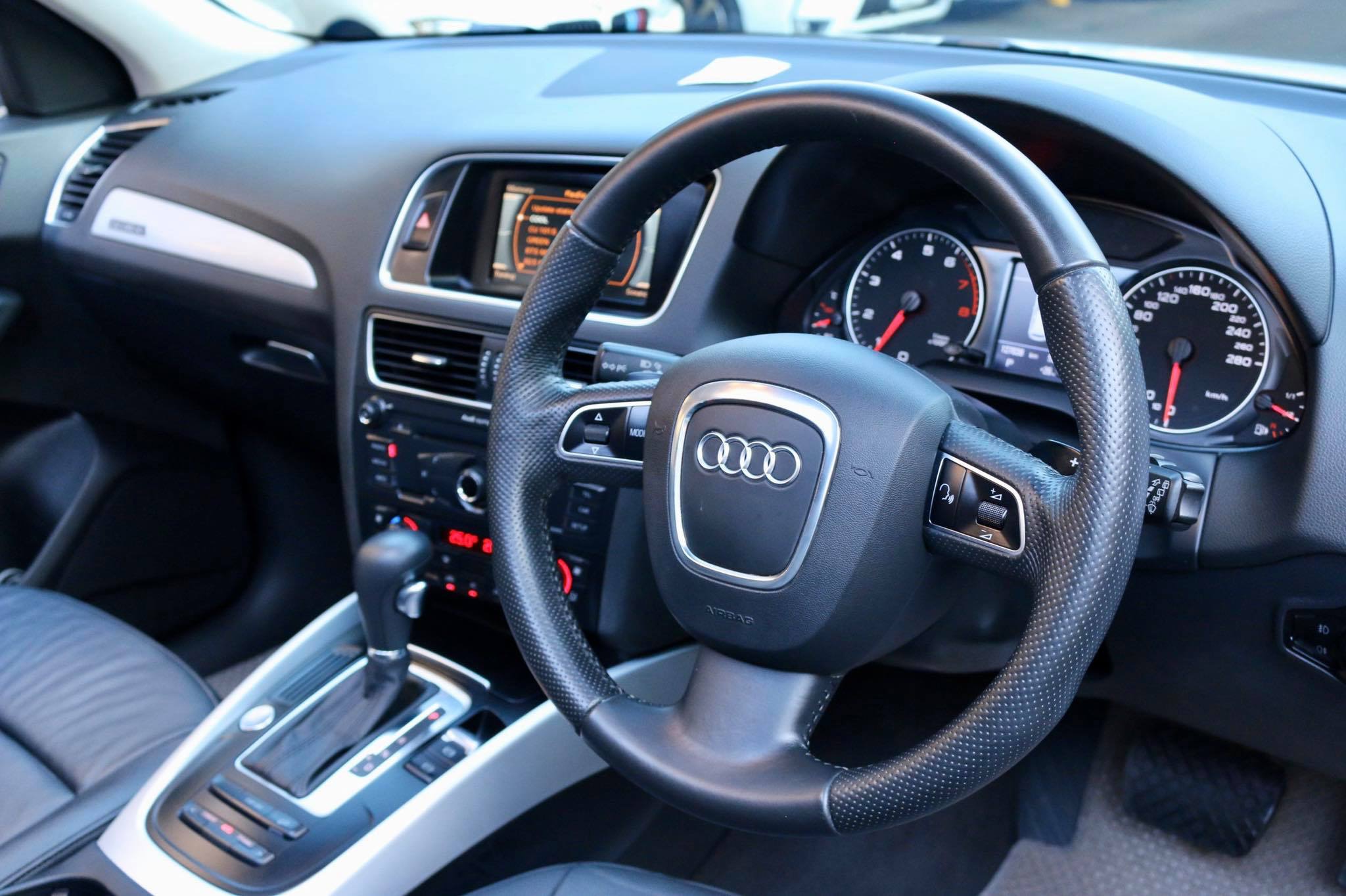 Audi Q5 (8R) ปี 2010 สีขาว (รูปที่ 7)