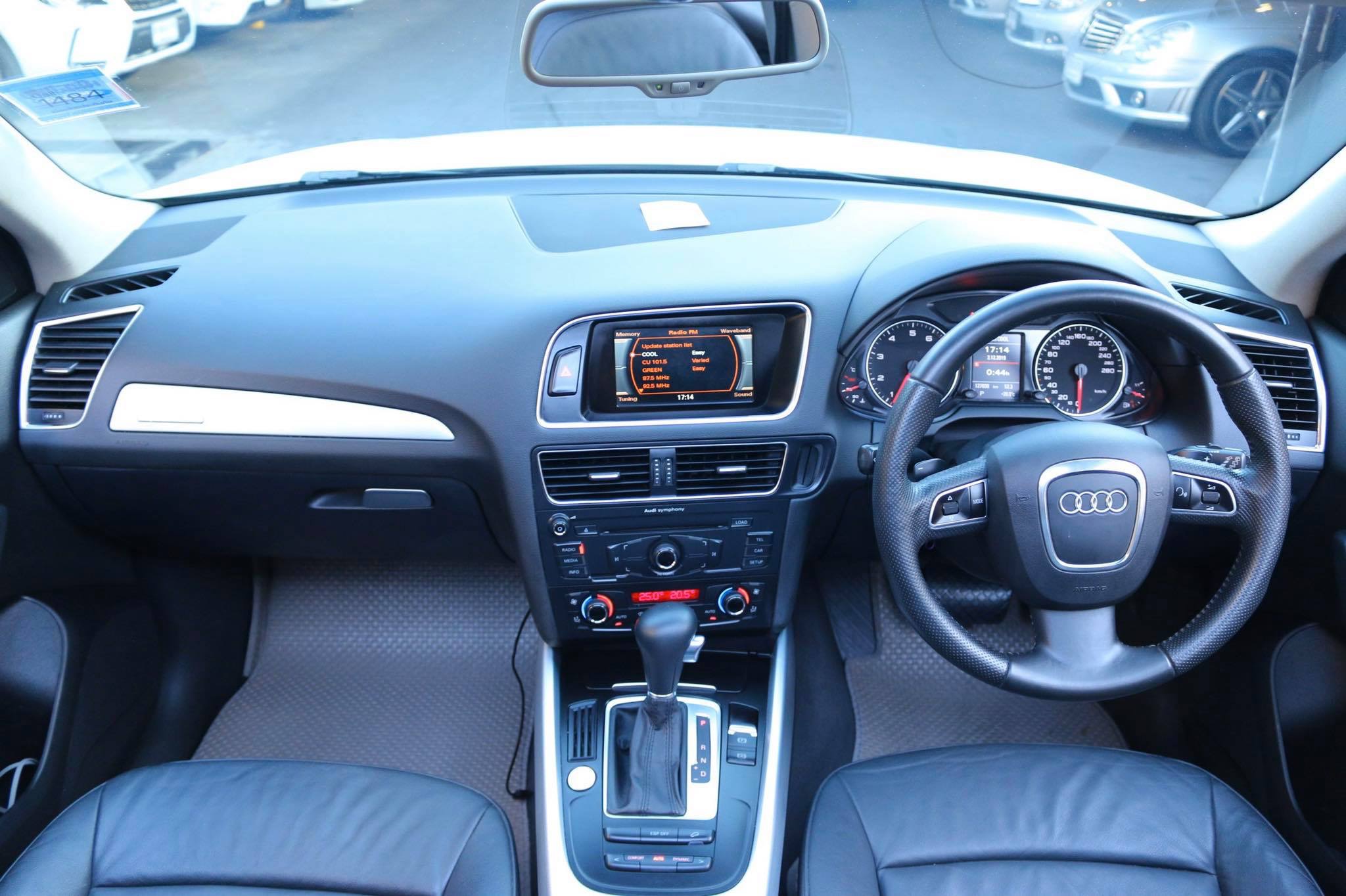 Audi Q5 (8R) ปี 2010 สีขาว (รูปที่ 9)
