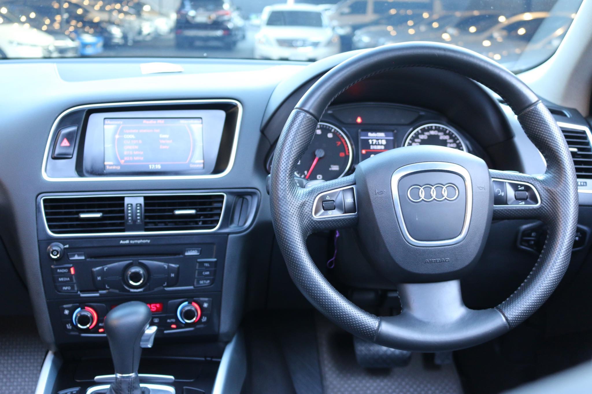Audi Q5 (8R) ปี 2010 สีขาว (รูปที่ 8)