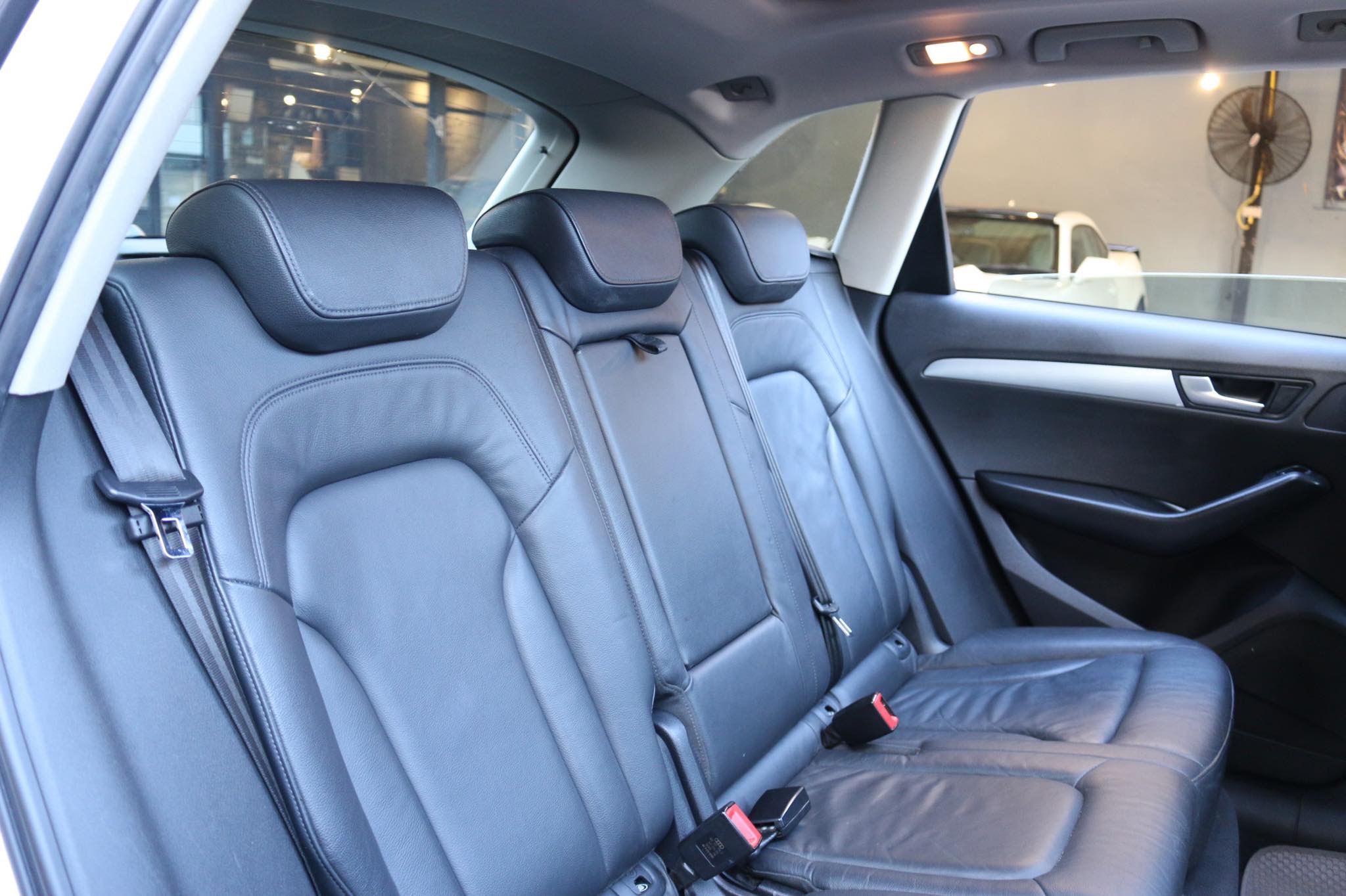Audi Q5 (8R) ปี 2010 สีขาว (รูปที่ 12)