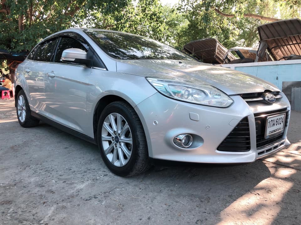Ford Focus ปี 2012 สีเงิน (รูปที่ 3)