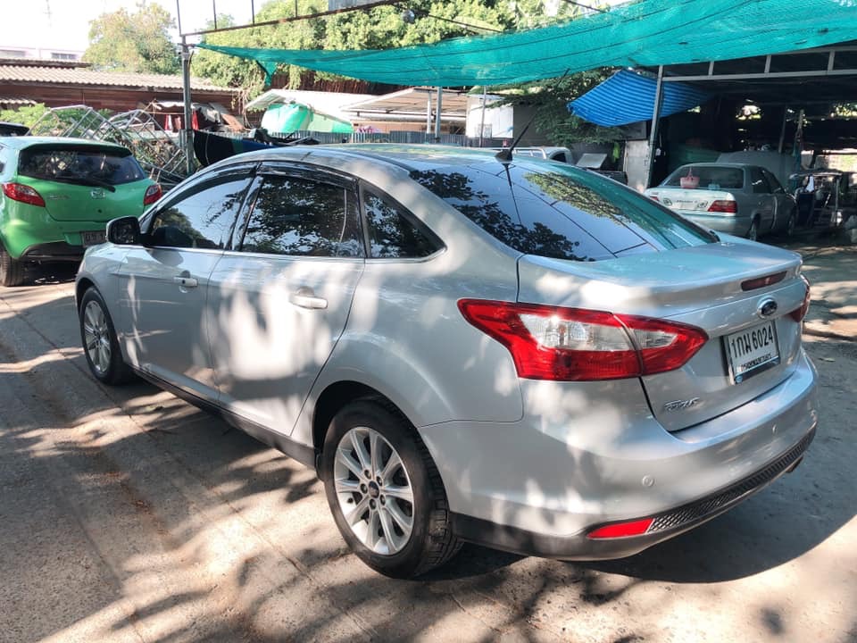 Ford Focus ปี 2012 สีเงิน (รูปที่ 12)