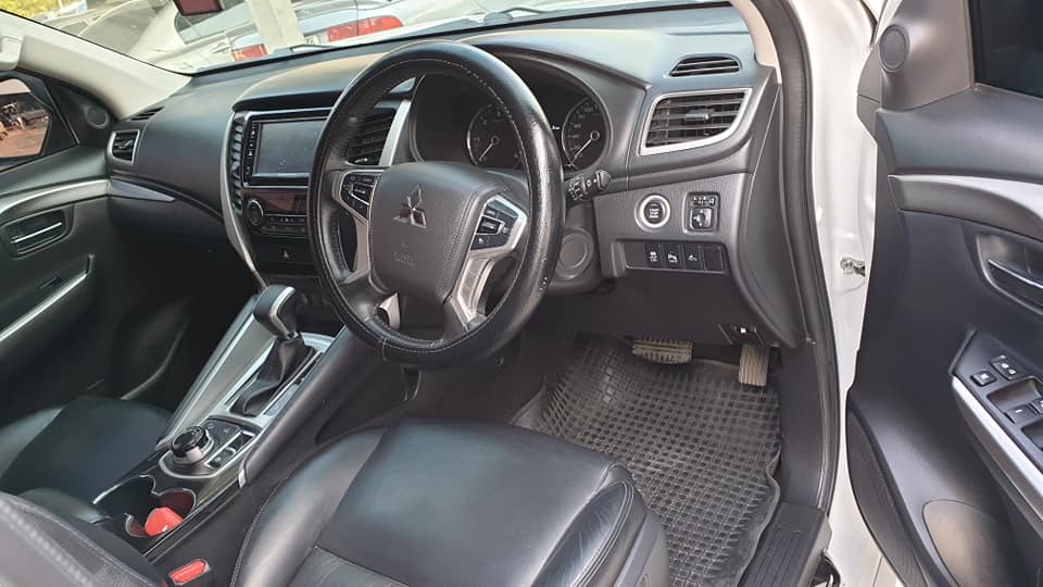 Mitsubishi Pajero Sport ปี 2018 สีขาว (รูปที่ 4)