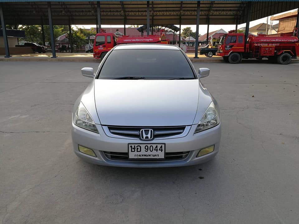 Honda Accord Gen 7 (ปลาวาฬ) ปี 2004 สีเงิน