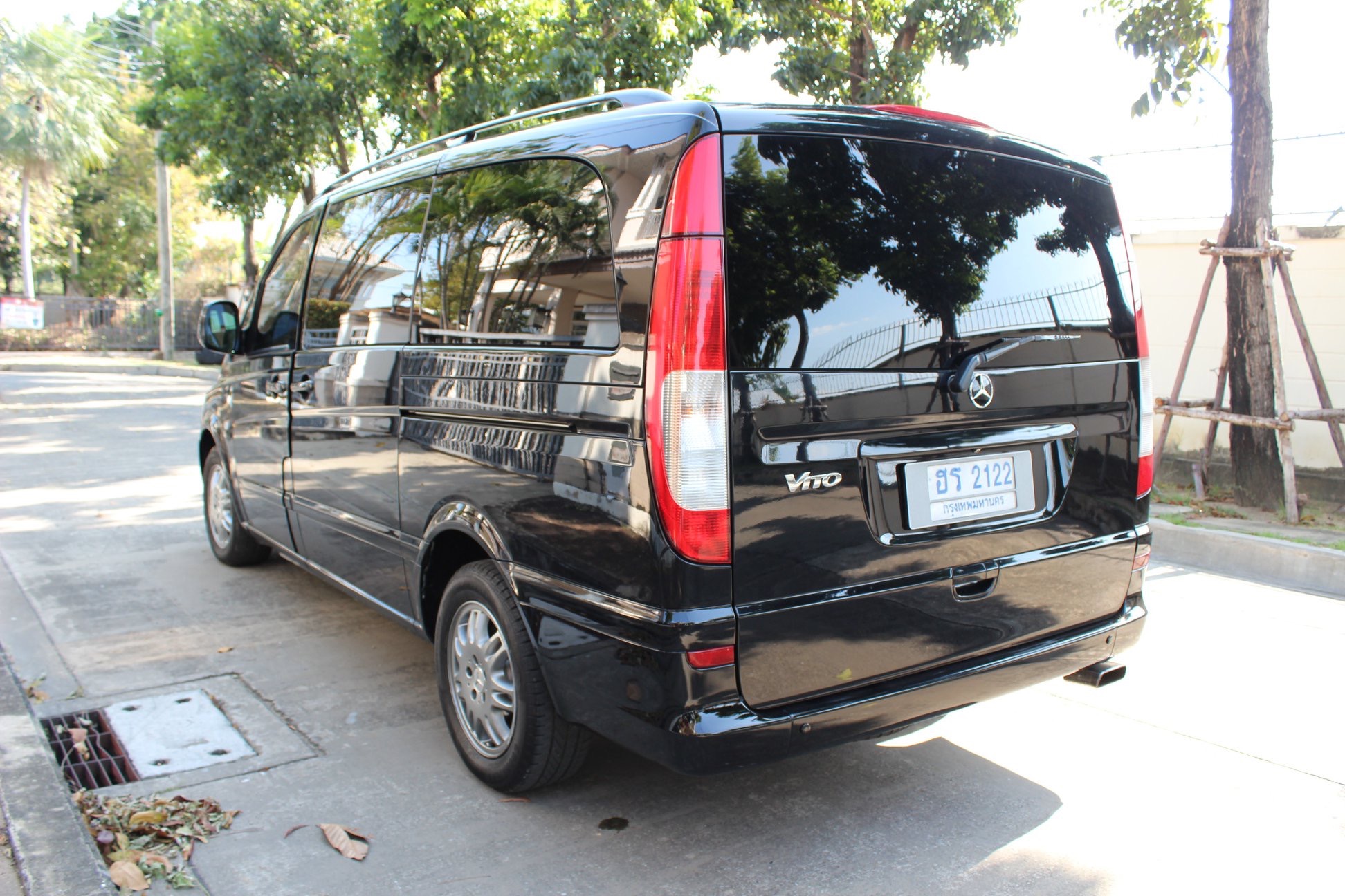 Mercedes-Benz V-Class W639 ปี 2008 สีดำ (รูปที่ 13)