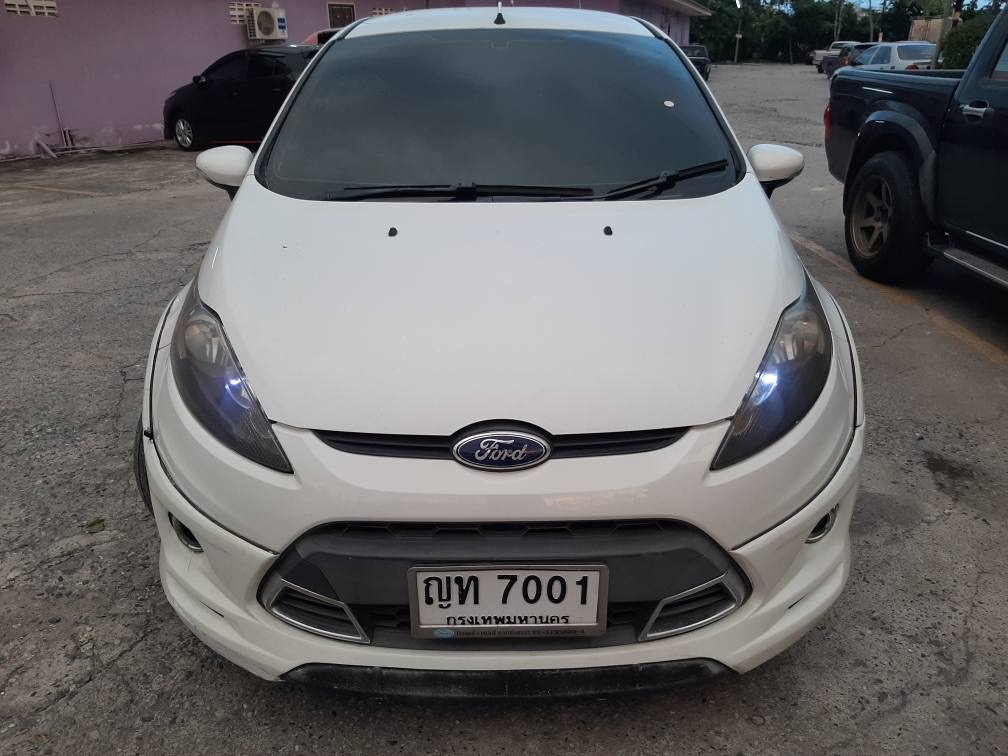 Ford Fiesta ปี 2012 สีขาว (รูปที่ 6)