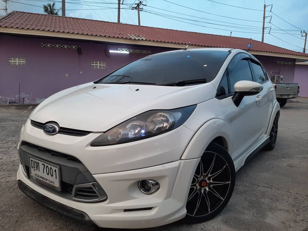 Ford Fiesta ปี 2012 สีขาว