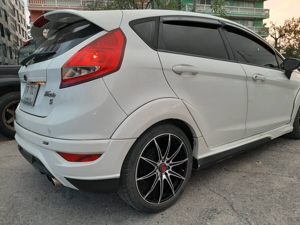 Ford Fiesta ปี 2012 สีขาว (รูปที่ 4)